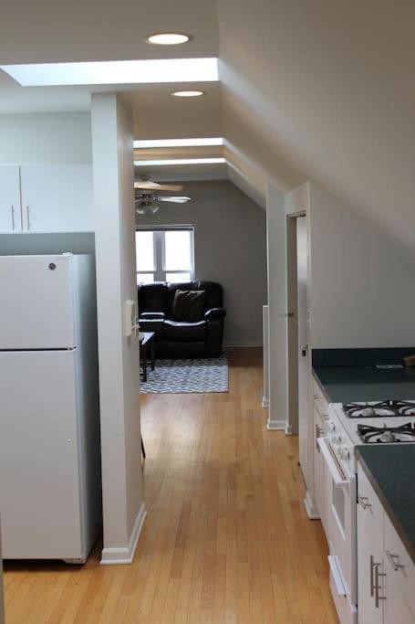 Hébergement de vacances Lincoln Park Living - 3 Queen Beds - Sleeps 6